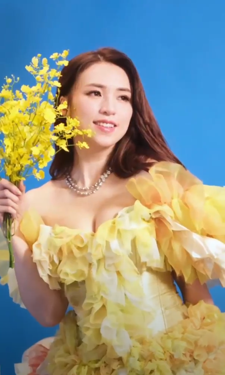 41歲孫慧雪曬自拍照少女感十足 一家四口飛美國 直言挑戰體能極限 