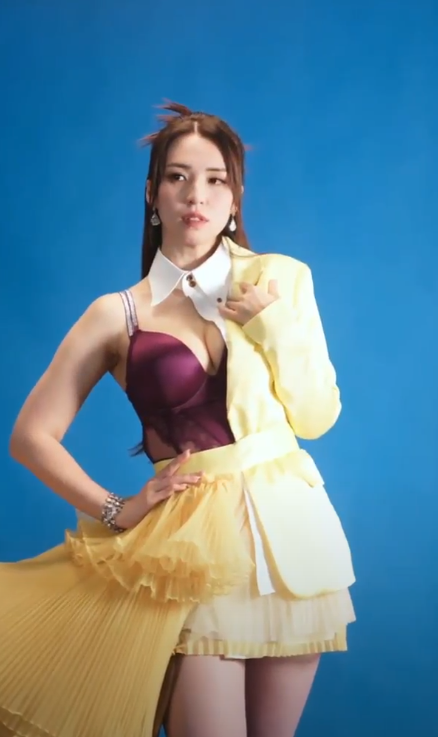 41歲孫慧雪曬自拍照少女感十足 一家四口飛美國 直言挑戰體能極限 