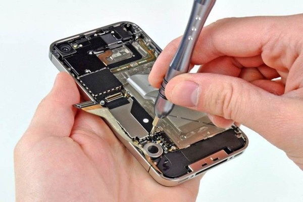 iPhone維修│屏幕/電池/其他維修費報價 官方維修價錢清單、Apple Care+要幾錢
