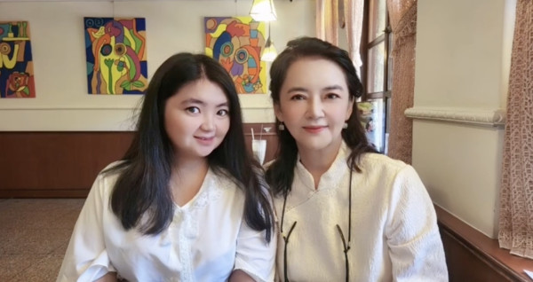 胡慧中與愛女遊台灣罕曬合照 何嘉珍曾重近200磅 被揭減肥成功?