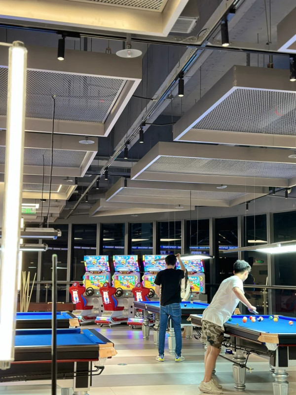 深圳TOPSTAGE運動潮玩區室內遊樂埸 佔地2000平方米/20多種娛樂設施!滾輪溜冰/保齡球/賽車