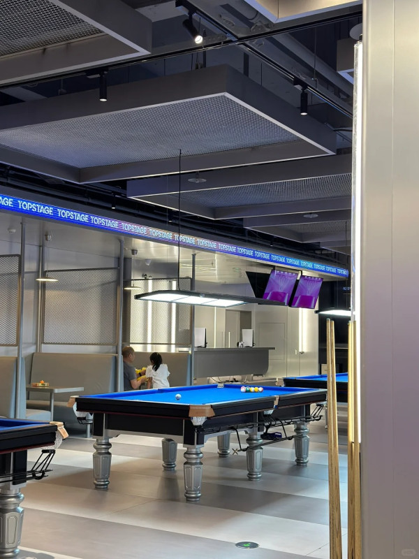 深圳TOPSTAGE運動潮玩區室內遊樂埸 佔地2000平方米/20多種娛樂設施!滾輪溜冰/保齡球/賽車