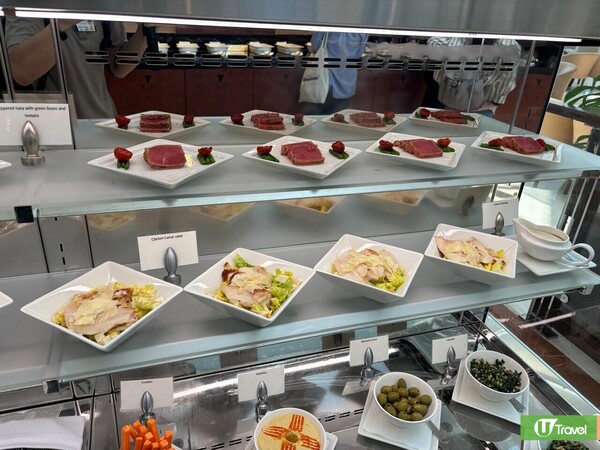 香港機場Emirates阿聯酋航空貴賓室翻新重開！自助餐美食／淋浴室設施 