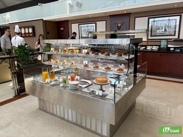 香港機場Emirates阿聯酋航空貴賓室翻新重開！自助餐美食／淋浴室設施 