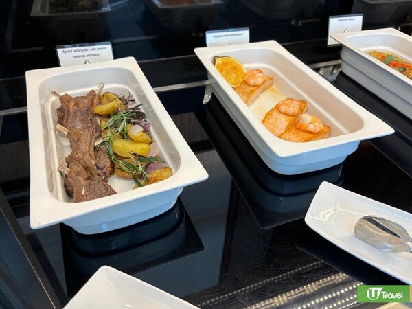 香港機場Emirates阿聯酋航空貴賓室翻新重開！自助餐美食／淋浴室設施 