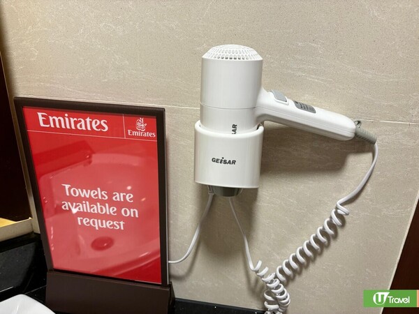 香港機場Emirates阿聯酋航空貴賓室翻新重開！自助餐美食／淋浴室設施 