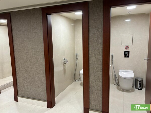 香港機場Emirates阿聯酋航空貴賓室翻新重開！自助餐美食／淋浴室設施 