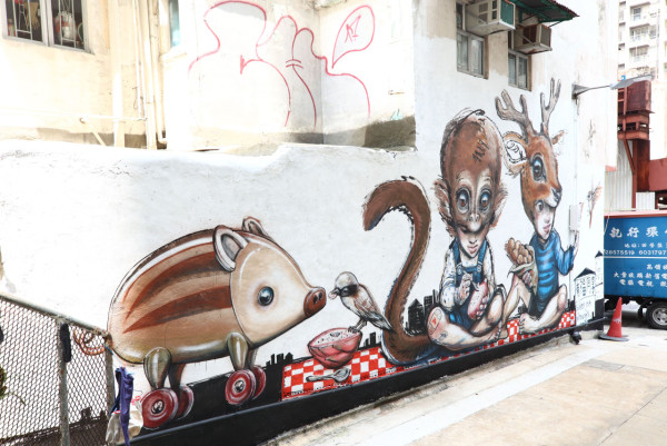 荔枝角大廈外牆現超大型可愛貓貓壁畫！網民改名叫《天台上的貓咪》