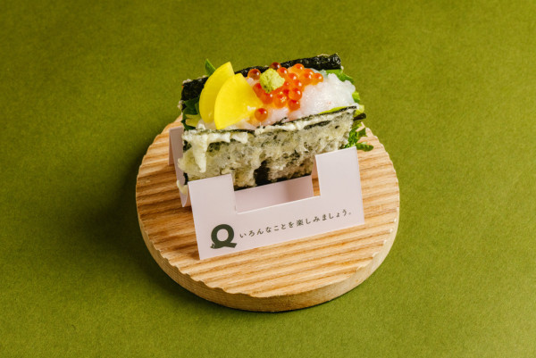 人氣西日Cafe「QUE」推出開心果新品   豆乳拿鐵／沙冰／聖代／拿破崙／壽司塔可