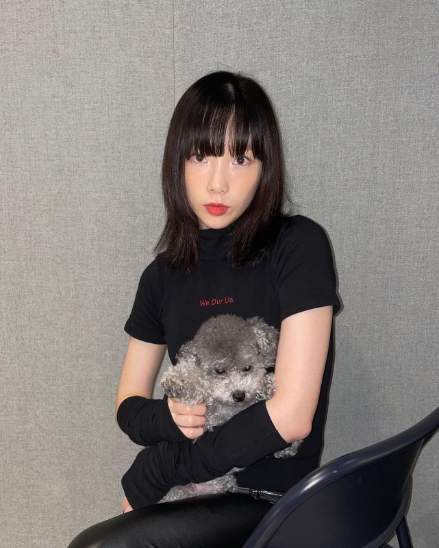 及肩髮型推薦｜齊瀏海直髮