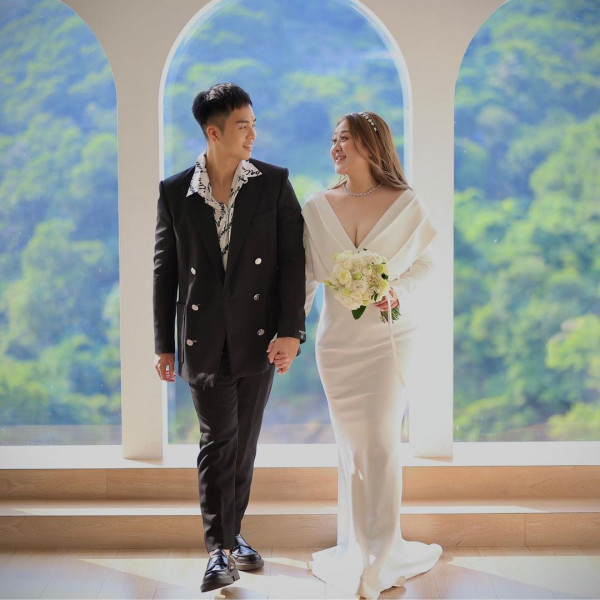 億萬駙馬伍富橋誇張排場慶祝結婚3周年 老婆消瘦不少金髮新形象氣質截然不同