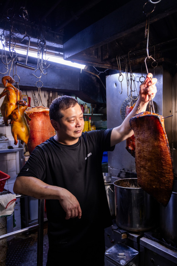 唔脆包換！兩重燒烤燒腩仔  佐敦 40 年燒味店新合成 限量手工脆皮乳豬 / 古法叉燒