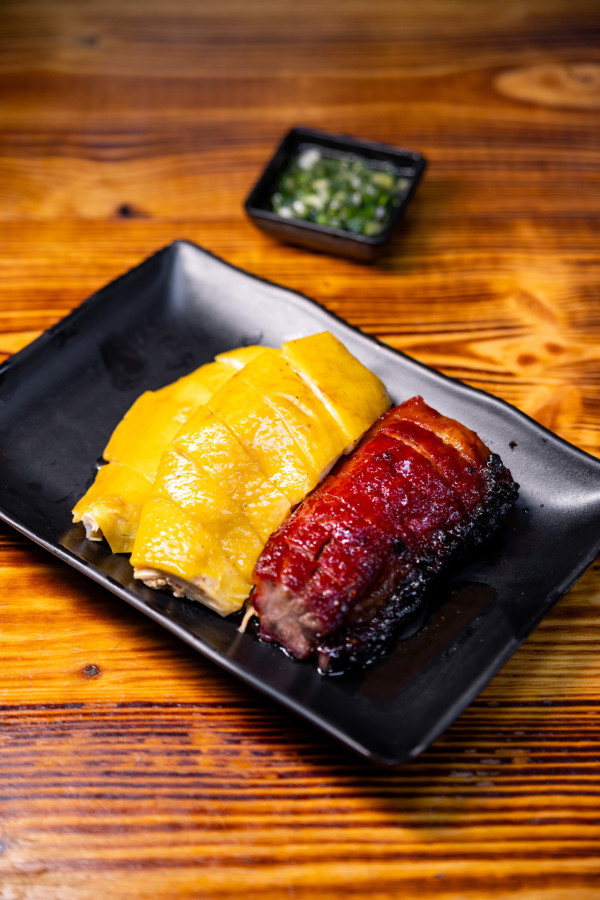 唔脆包換！兩重燒烤燒腩仔  佐敦 40 年燒味店新合成 限量手工脆皮乳豬 / 古法叉燒