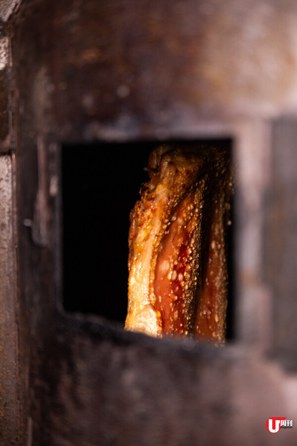 唔脆包換！兩重燒烤燒腩仔  佐敦 40 年燒味店新合成 限量手工脆皮乳豬 / 古法叉燒