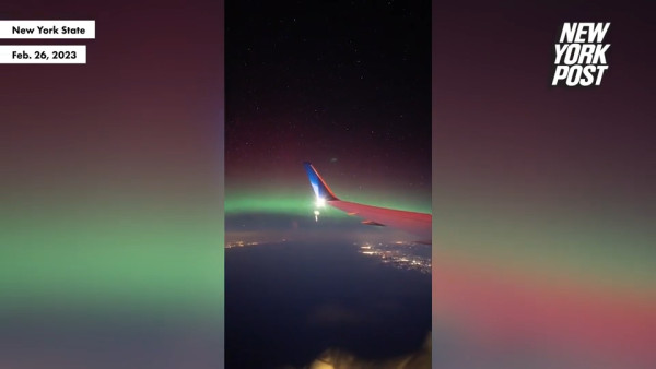 男友冰島求婚成功遺憾錯過極光 飛機回程「機師驚喜咁做」感動圓夢！ 