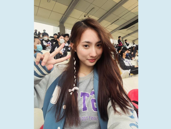 聲夢小花考完DSE飛韓國做練習生？ 粉絲大讚勤力：旅行都不忘練習 