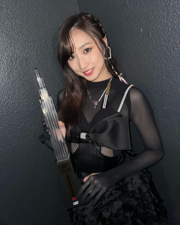 聲夢小花考完DSE飛韓國做練習生？ 粉絲大讚勤力：旅行都不忘練習 