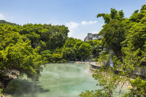 台北捷運淡水信義線 - 新北投站景點地熱谷（圖片來源：地熱谷、地獄谷、鬼湖｜臺北旅遊網）