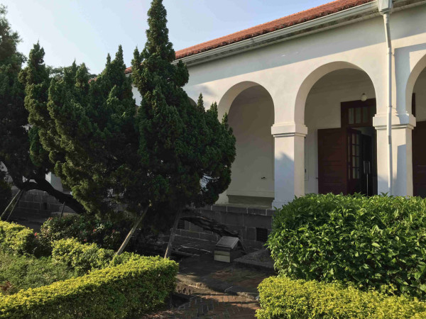 台北捷運淡水信義線 - 淡水站景點小白宮（圖片來源：新北市立淡水古蹟博物館網）