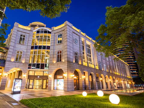 台北捷運板南線 - 市政府站景點信義商圈（圖片來源：信義商圈 | 臺北旅遊網）