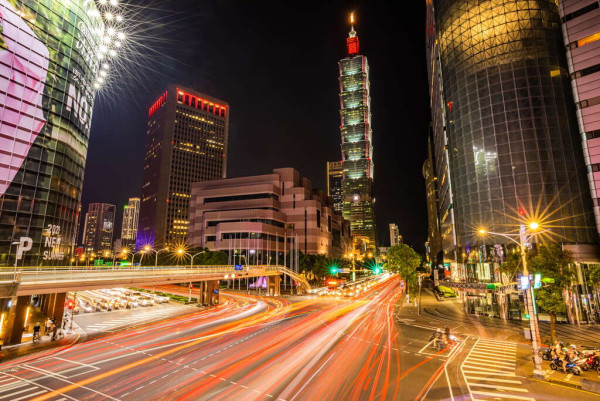 台北捷運板南線 - 市政府站景點信義商圈（圖片來源：信義商圈 | 臺北旅遊網）