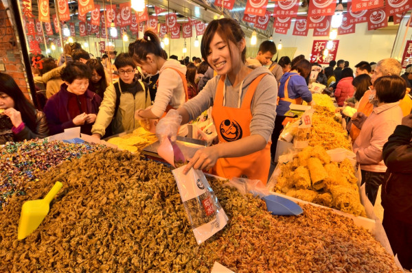 台北捷運中和新蘆線 - 大橋頭站景點大稻埕、迪化街（圖片來源：大稻埕、迪化街 | 臺北旅遊網）