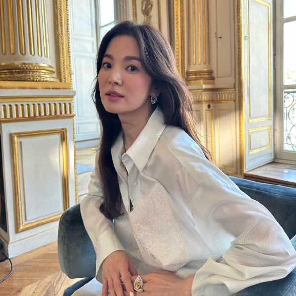 中分髮型圖鑑(長髮)八字瀏海+不規則波浪捲髮