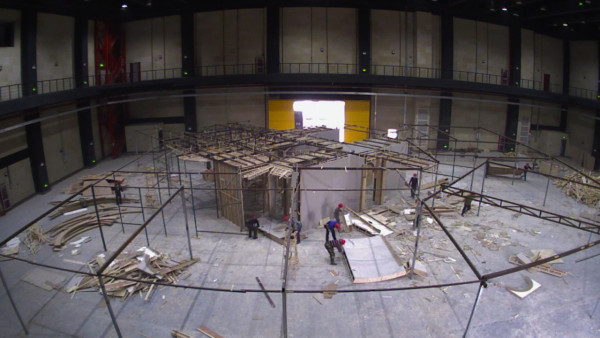 48歲性感女神開胸晚裝曬完美身材 老公親證「事業線巨大」 林熙蕾分享三大保養秘訣 