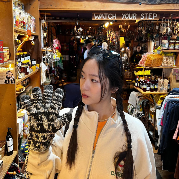 中分髮型圖鑑(編髮)Jisoo中分八字瀏海+三手孖辮