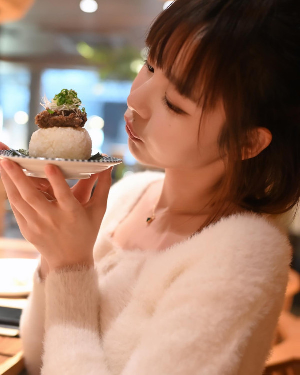 林明禎新歌預告大派福利！突破性感尺度露美臀險走光 ! 