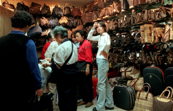 羅湖商業城翻新成蓮塘口岸2.0 16大美食新店推介!即叫即燒豬/潮汕牛肉火鍋/甜品/眼鏡舖