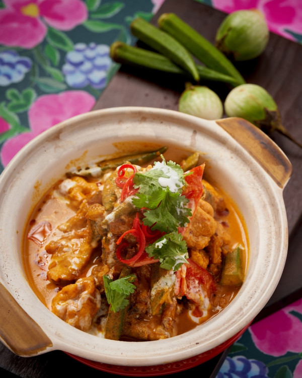 太古新開熱帶風東南亞餐廳   蒜蓉辣椒卜卜蜆／亞參咖喱魚頭／泰式滷豬腿／生蝦