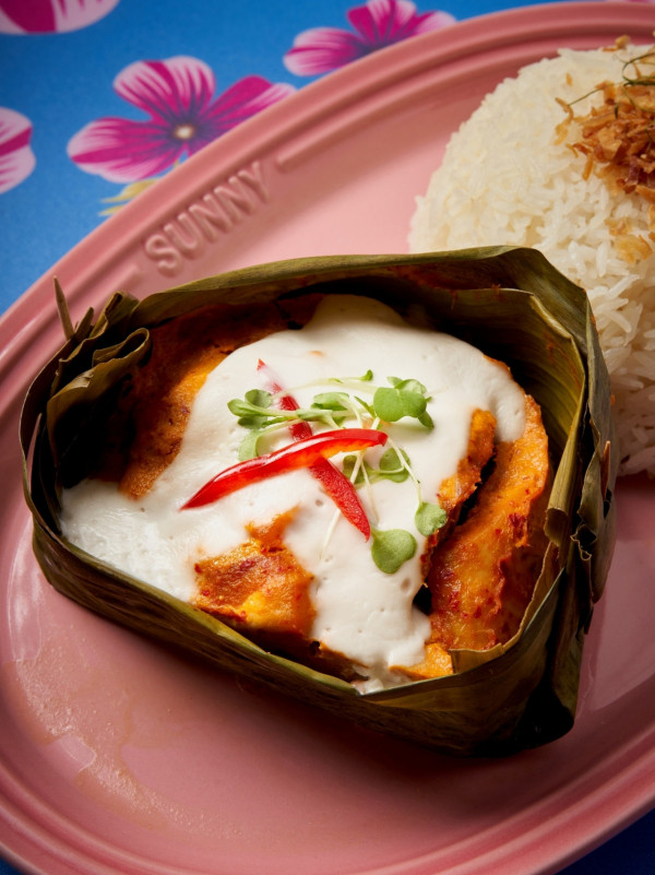 太古新開熱帶風東南亞餐廳   蒜蓉辣椒卜卜蜆／亞參咖喱魚頭／泰式滷豬腿／生蝦