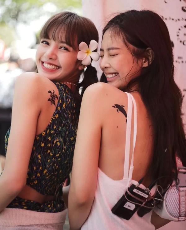 Blackpink Lisa 相片｜來源：小紅書@韓流聚集地、DCard