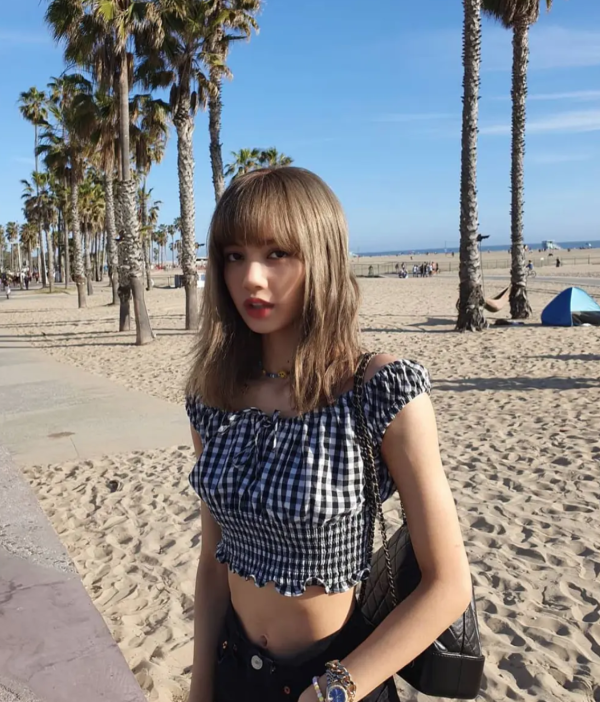 Blackpink Lisa 相片｜來源：小紅書@韓流聚集地、DCard