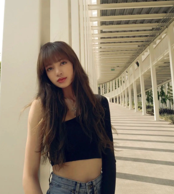 Blackpink Lisa 相片｜來源：小紅書@韓流聚集地、DCard