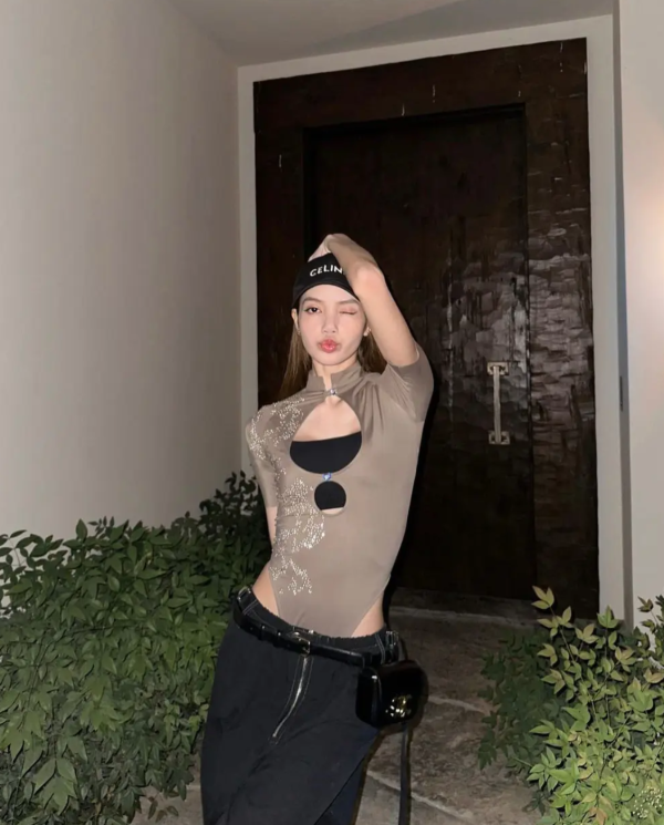 Blackpink Lisa 相片｜來源：小紅書@韓流聚集地、DCard