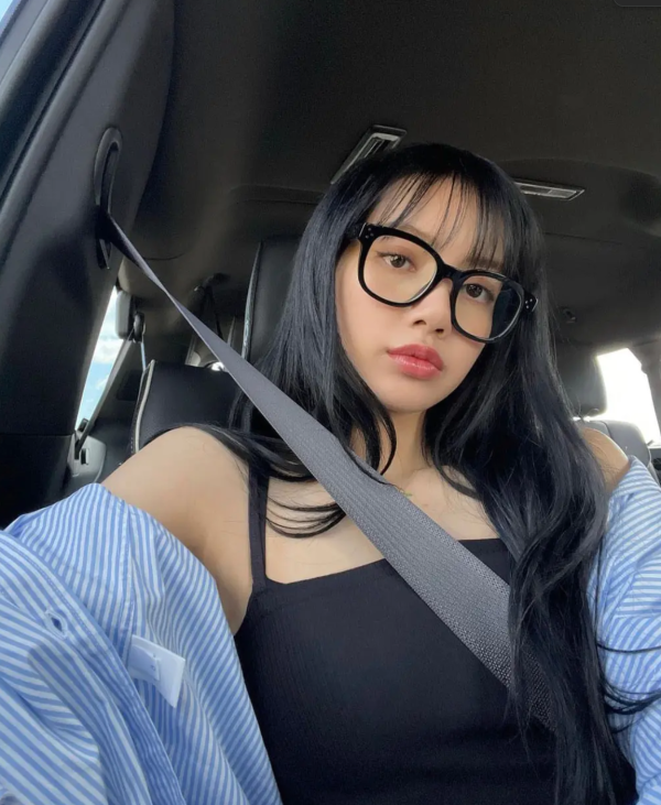 Blackpink Lisa 相片｜來源：小紅書@韓流聚集地、DCard