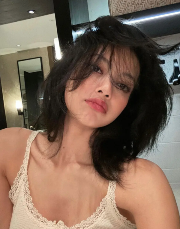 Blackpink Lisa 相片｜來源：小紅書@韓流聚集地、DCard