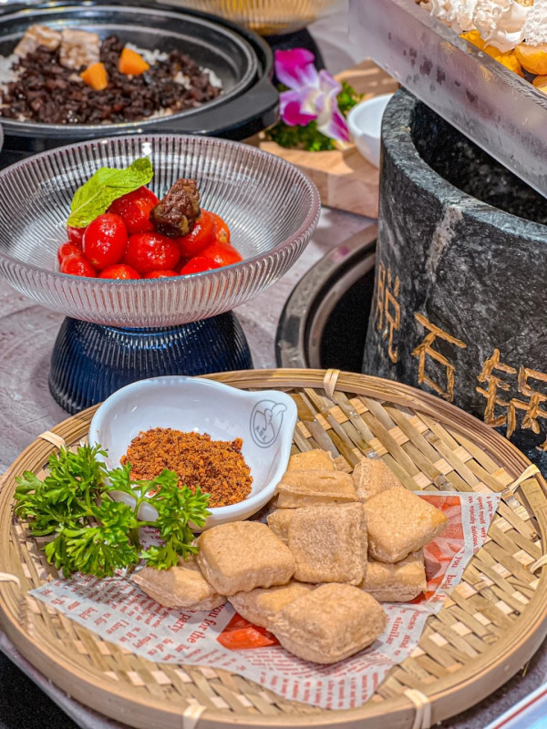 深圳坪山美食｜8. 野·大山里野生菌石鍋土雞(益田假日店)（圖片來源：梦言梦语＠小紅書）