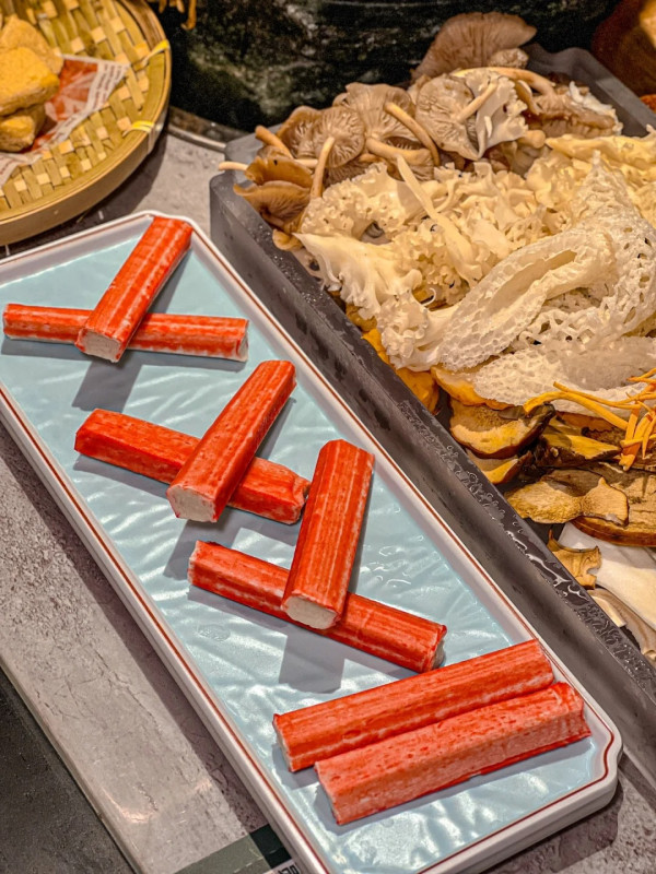 深圳坪山美食｜8. 野·大山里野生菌石鍋土雞(益田假日店)（圖片來源：梦言梦语＠小紅書）