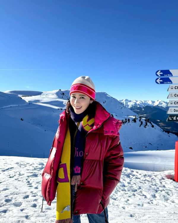 佘詩曼遊泰國罕曬比堅尼透視裝！49歲身材fit爆 網民激讚「世一美魔女」 