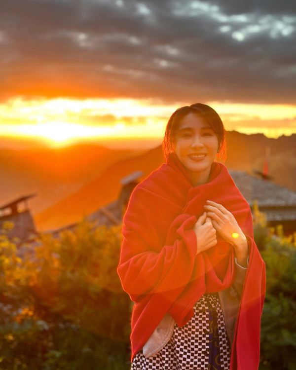 佘詩曼遊泰國罕曬比堅尼透視裝！49歲身材fit爆 網民激讚「世一美魔女」 