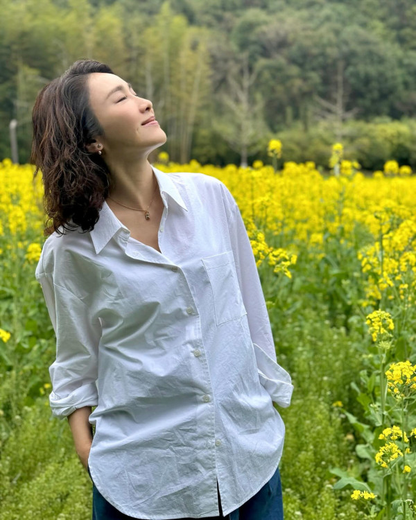 佘詩曼遊泰國罕曬比堅尼透視裝！49歲身材fit爆 網民激讚「世一美魔女」 