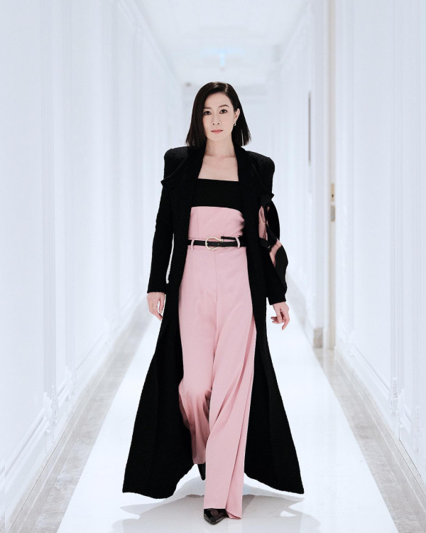 佘詩曼遊泰國罕曬比堅尼透視裝！49歲身材fit爆 網民激讚「世一美魔女」 