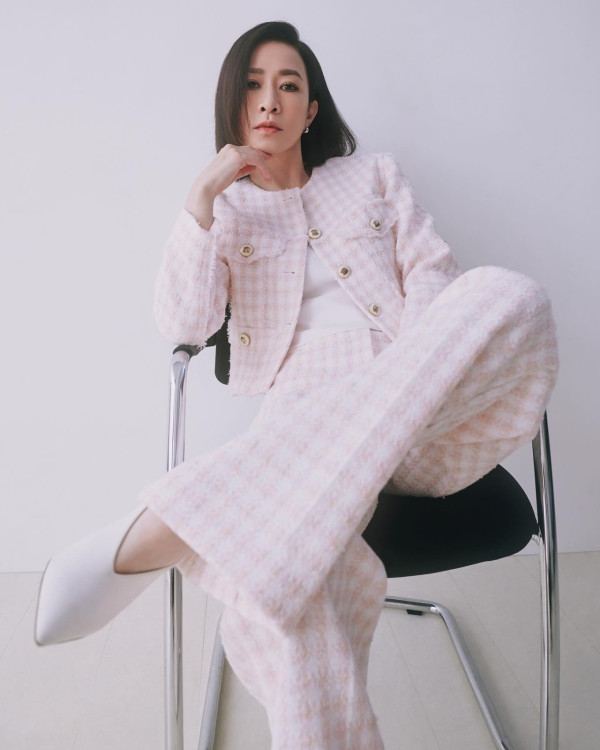 佘詩曼遊泰國罕曬比堅尼透視裝！49歲身材fit爆 網民激讚「世一美魔女」 