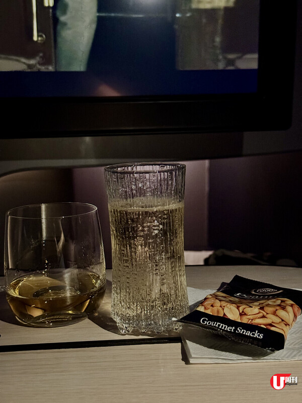 試飛精 | 芬蘭航空A350 商務艙 VS 豪華經濟艙 打卡必備Marimekko床鋪+過夜包、Iittala玻璃杯 歎埋北歐風貴賓室 