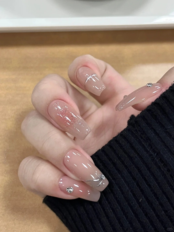 2024美甲款式推薦|15. 裸色美甲(圖片來源:你的指甲盖儿@小紅書)