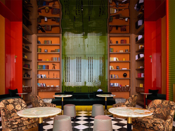 深圳南澳懸崖海景餐廳「苫也 Sanyea」 絕美日落靚景/水池圓形卡座/打卡旋轉樓梯