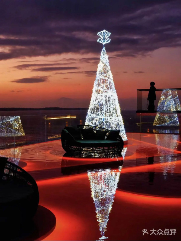 深圳南澳懸崖海景餐廳「苫也 Sanyea」 絕美日落靚景/水池圓形卡座/打卡旋轉樓梯